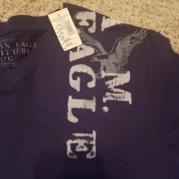 American Eagle  tee - Picture 2 of 4